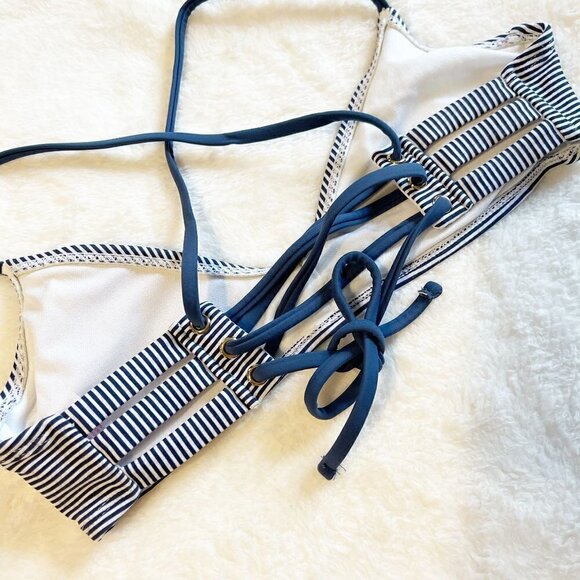 Xhilaration Blue and White Striped Bikini Top - Small - Picture 4 of 4
